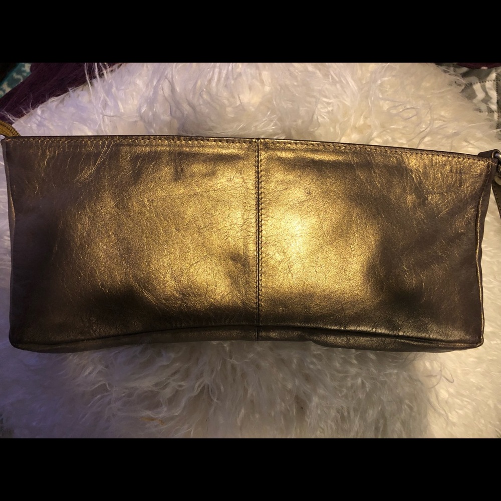 Metallic Clutch - Picture 2 of 3